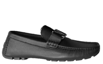 Giày Lười LV Monte Carlo Mocassin Black Da Bê Nhăn Khóa Logo Bạc Bóng