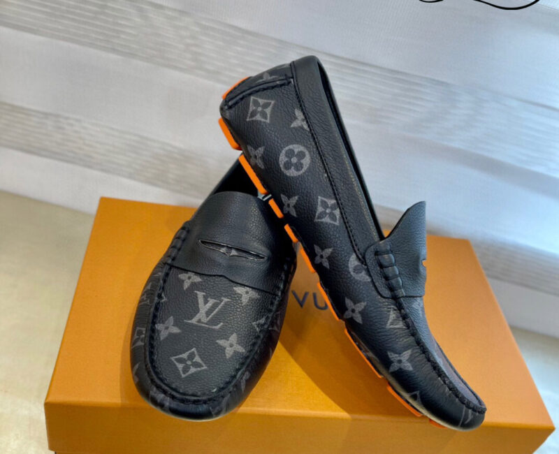 Giày Moca Lv Louis Vuitton Black Da Bê Monogram đế Cam