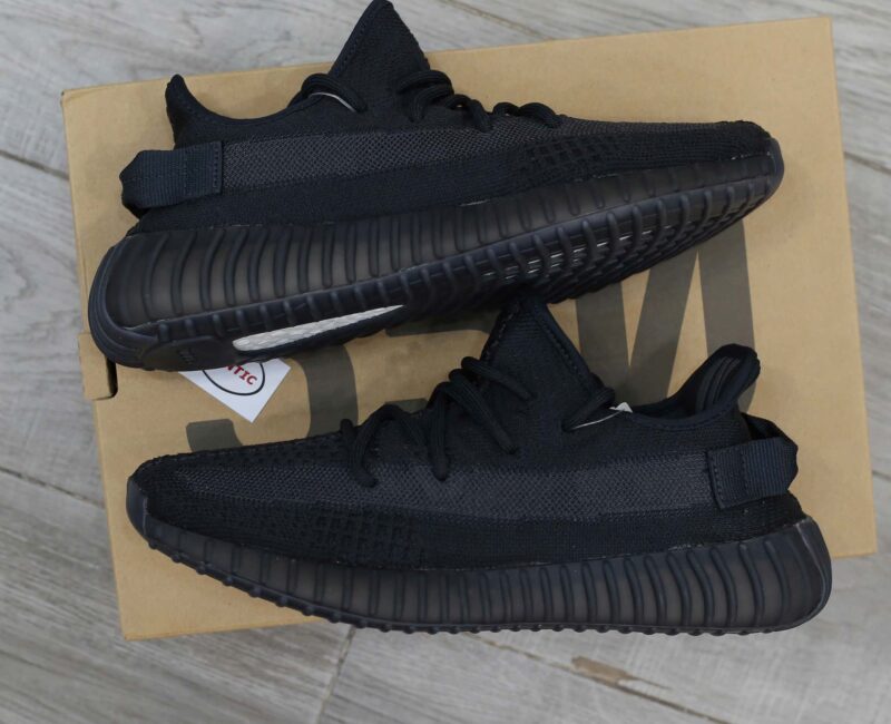 Giày Adidas Yeezy Boost 350 V2 ‘Onyx’ Real