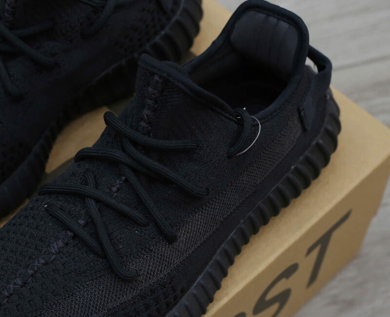 Giày Adidas Yeezy Boost 350 V2 ‘Onyx’ Real