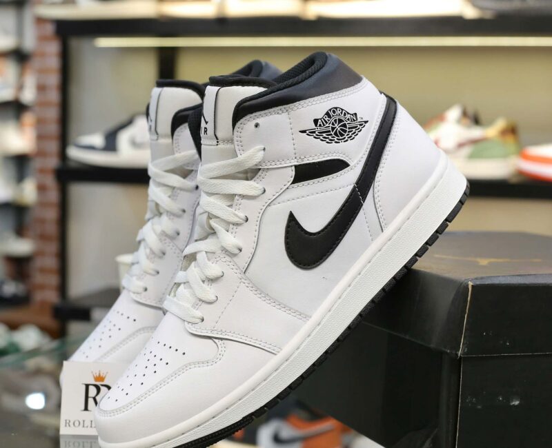 Giày Nike Air Jordan 1 Mid “White/Black” Best Quality