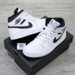 Giày Nike Air Jordan 1 Mid “White/Black” Best Quality