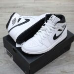 Giày Nike Air Jordan 1 Mid “White/Black” Best Quality