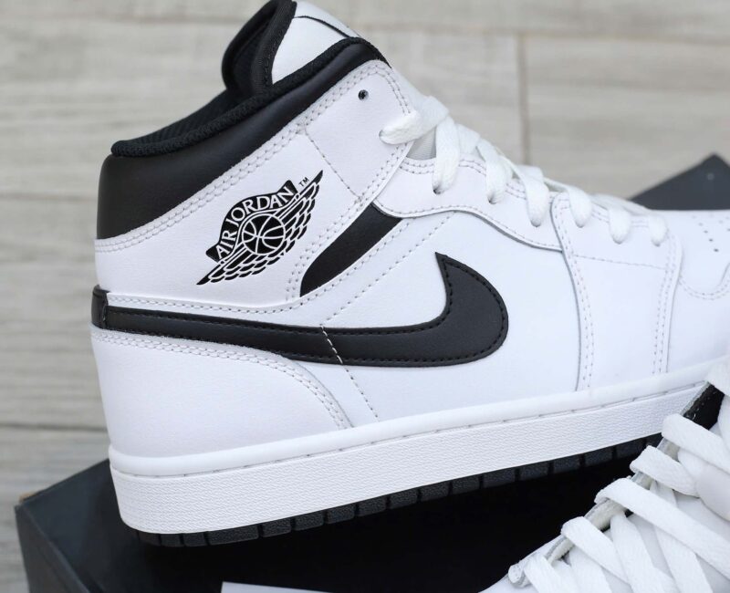 Giày Nike Air Jordan 1 Mid “White/Black” Best Quality