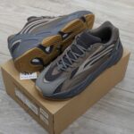 Giày Adidas Yeezy 700 V2 Geode Best Quality