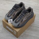 Giày Adidas Yeezy 700 V2 Geode Best Quality