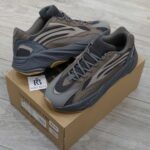 Giày Adidas Yeezy 700 V2 Geode Best Quality