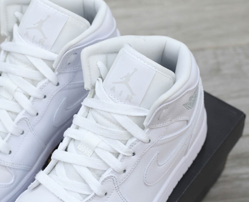 Giày Nike Air Jordan 1 Mid Triple White Best Quality