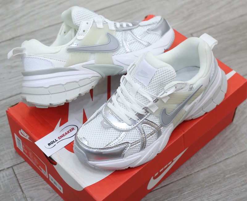 Giày Nike Wmns V2K Run ‘Metallic Silver’ Like Auth