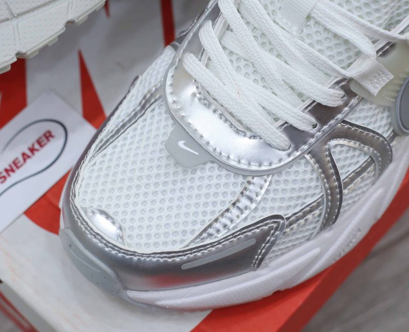 Giày Nike Wmns V2K Run ‘Metallic Silver’ Like Auth