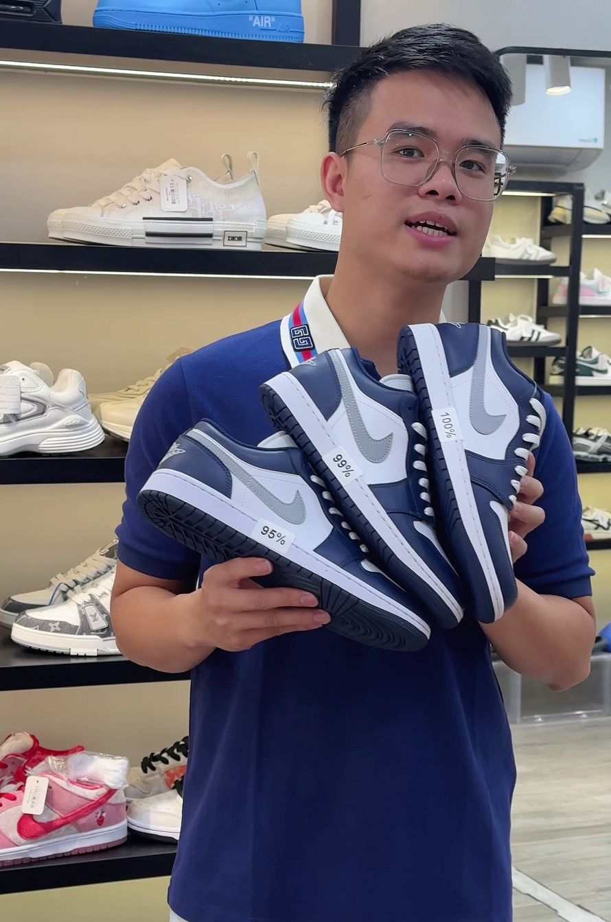 Thông báo thay đổi thuật ngữ phiên bản Copy tại Rollsneaker