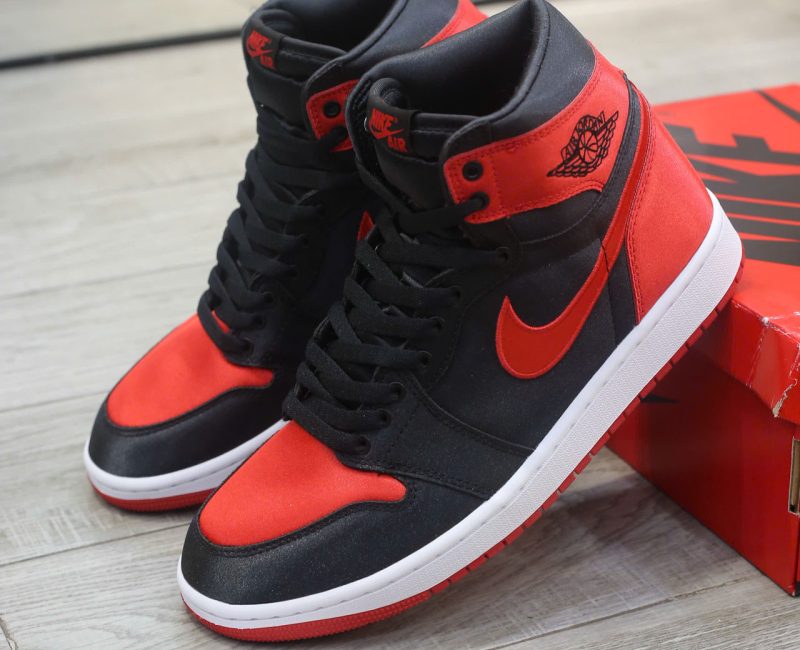 Giày Air Jordan 1 Retro High OG Satin Bred Chuẩn 99% Auth