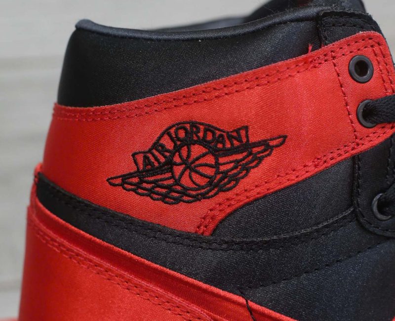 Giày Air Jordan 1 Retro High OG Satin Bred Chuẩn 99% Auth