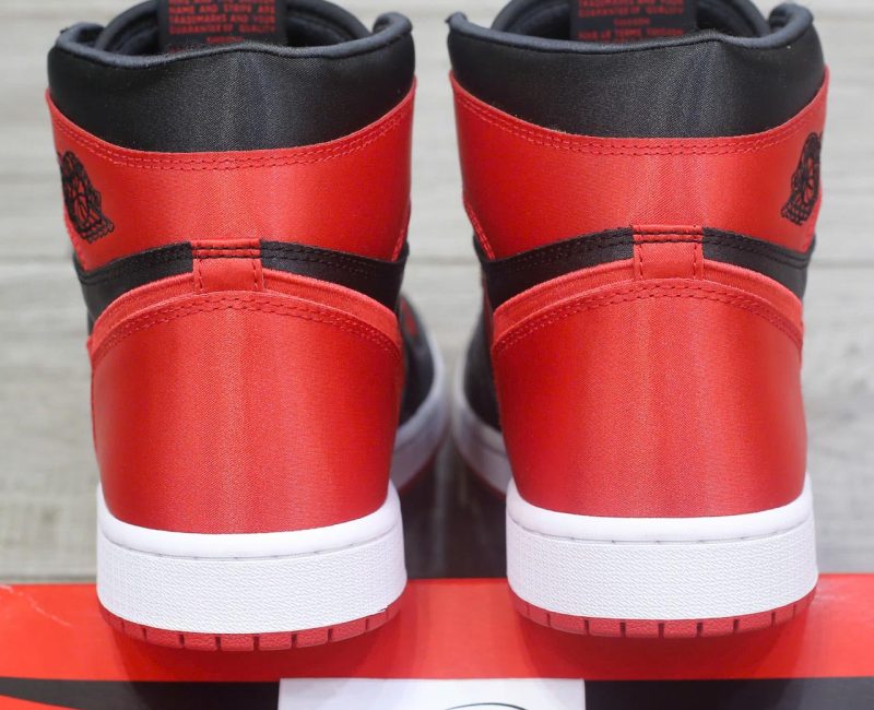 Giày Air Jordan 1 Retro High OG Satin Bred Chuẩn 99% Auth